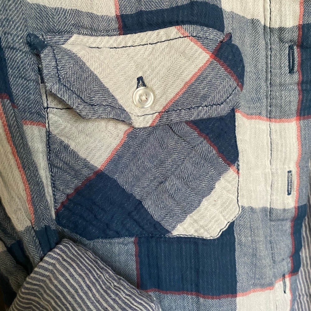 Levi’s Flannel 🔥 - Picture 3 of 3